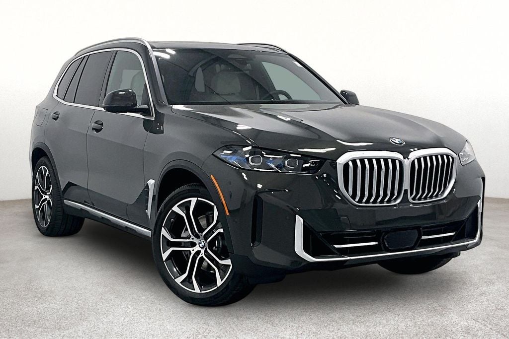 2026 BMW X5 sDrive40i in Dravit Grey Metallic — front three-quarter view
