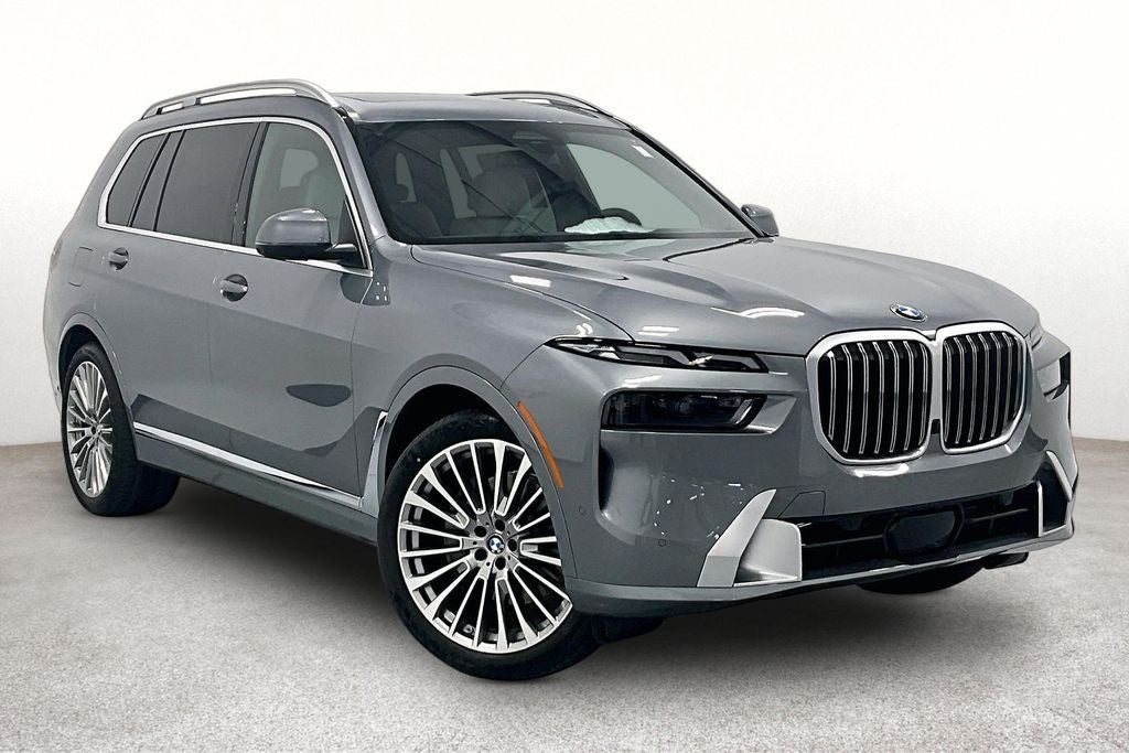 2027 BMW X7 xDrive40i in Skyscraper Grey Metallic — front three-quarter view