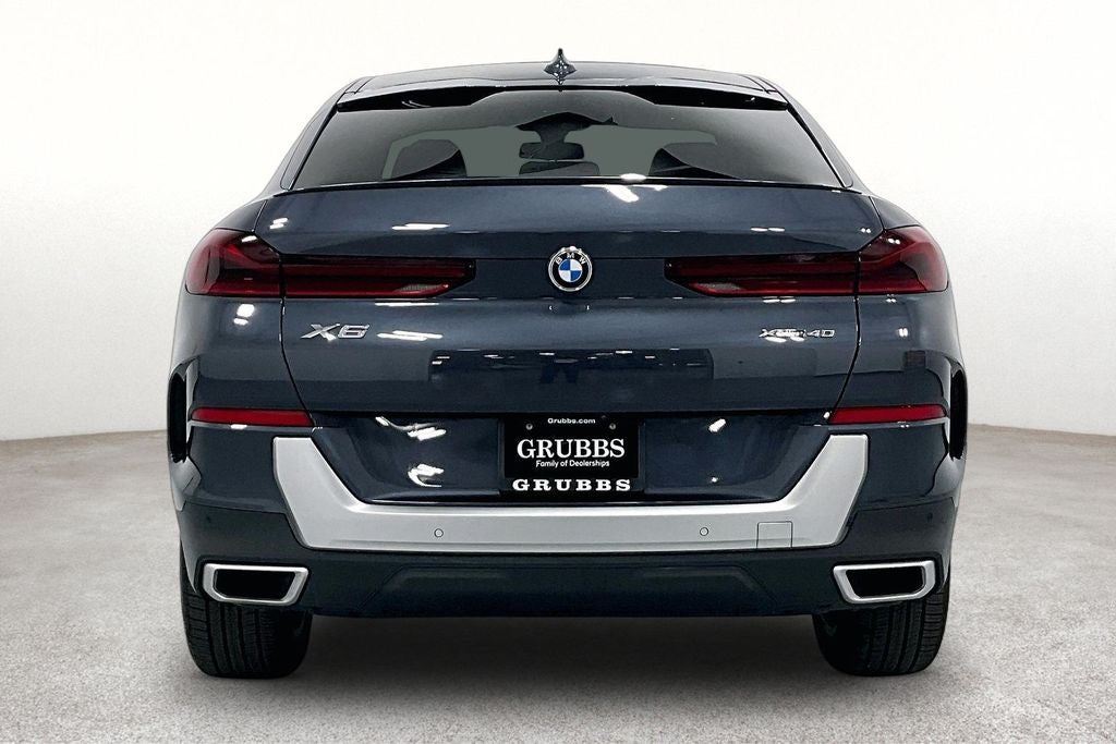 2020 BMW X6 — interior view