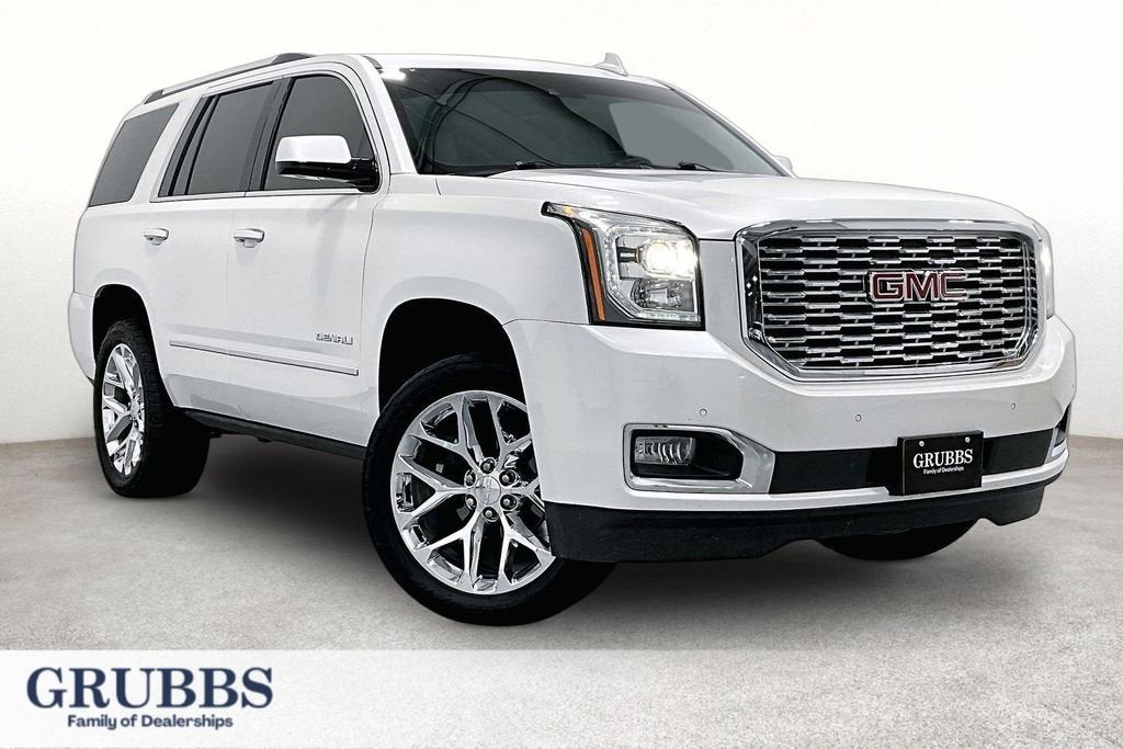 2020 GMC Yukon Denali in White Frost Tricoat — front three-quarter view